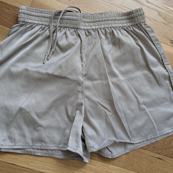 Skims Utility Sport Shorts Sz S *RARE - Picture 2 of 3